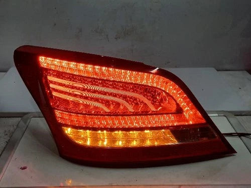 Left rear tail light assembly compatible with Hyundai Equus 2011, genuine OEM replacement part 924013N000