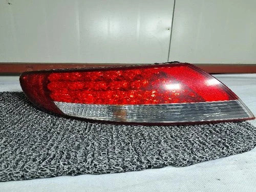 Left rear combination tail light assembly compatible with Hyundai Azera 2005, genuine OEM replacement part 924013L0