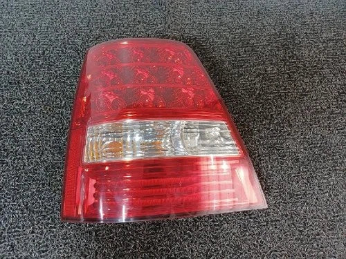 Left rear tail light assembly compatible with Kia Sorento 2006, genuine OEM replacement part 92401 3E500