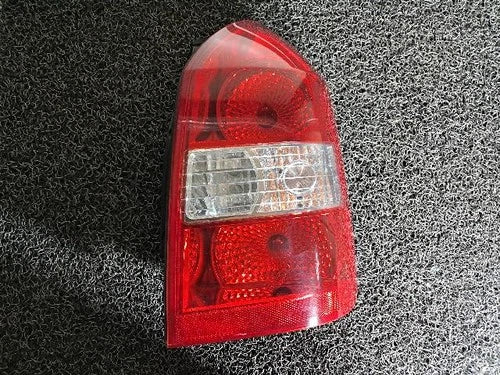 Rear combination tail light compatible with Hyundai Tucson 2006, genuine OEM replacement part 92402 2E100