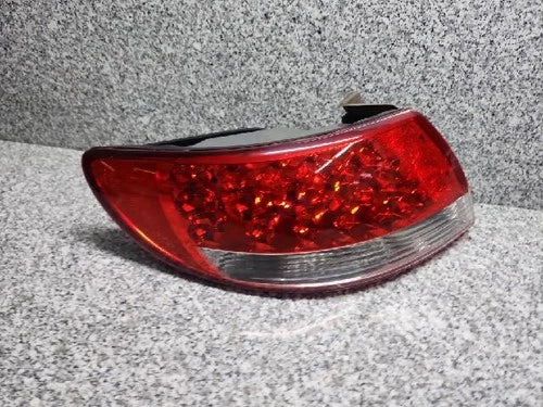 Left rear tail light assembly compatible with Hyundai XG300/XG350 2010, genuine OEM replacement part 924013L002