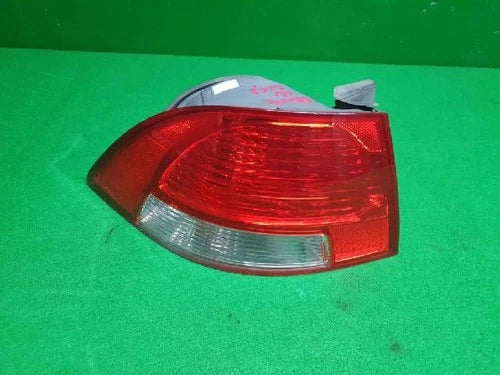 Conjunto de faro/calavera trasero izquierdo Kia 2009 OEM 92401 2G600