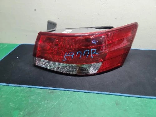 Right outer rear tail light assembly compatible with Hyundai NF 2007, genuine OEM replacement part 92402 3K400