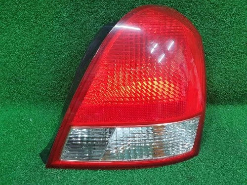 Right rear tail light assembly compatible with Hyundai Elantra 2002, RH OEM 92402, 2D300