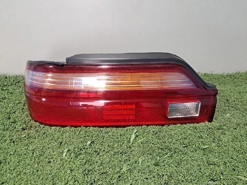 Left rear combination tail light assembly compatible with Hyundai Azera 1997, OEM 92401 37510