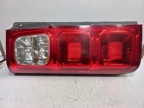 Conjunto de faro/calavera trasero combinado derecho Kia 1997 OEM 924028R000