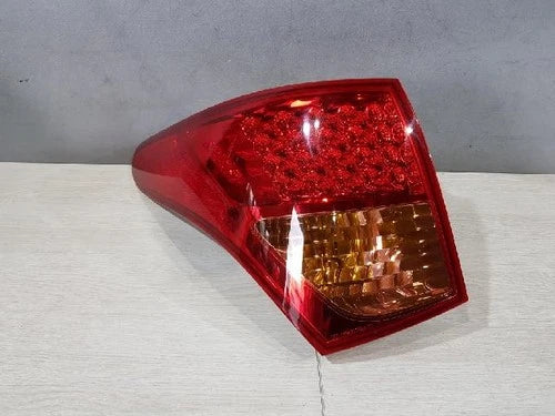 Left rear tail light assembly compatible with Hyundai Veracruz 2007, genuine OEM replacement part 924013J100