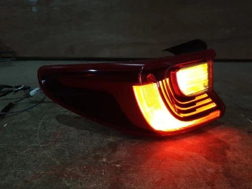 Used OEM Part - Combination Tail Light Assembly (left/outer) compatible with Kia Stonic 2019, OEM 92401-H8500
