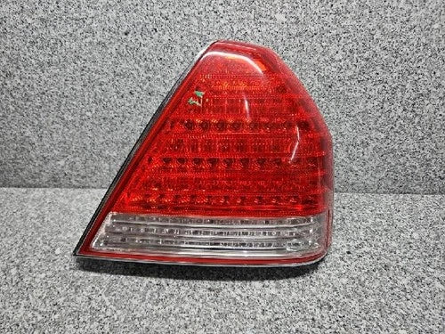 Right rear tail light assembly compatible with Hyundai Equus 2006, genuine OEM replacement part 92402 3B501