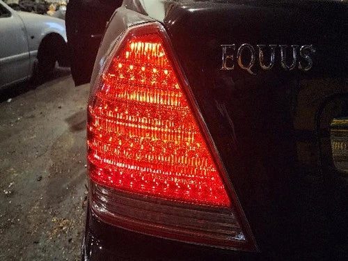 Left rear tail light assembly compatible with Hyundai Equus 2006, genuine OEM replacement part 92401-3B500