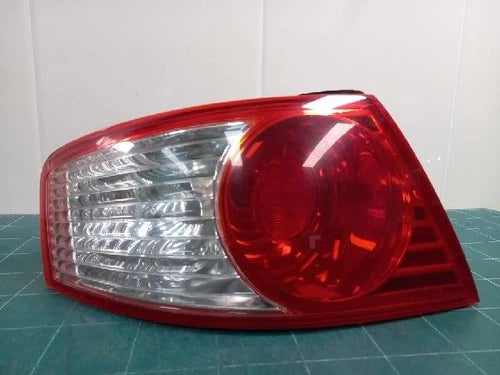 Conjunto de faro/calavera trasero izquierdo Kia 2004 OEM 92401 3F070