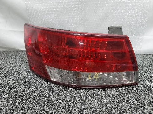Left outer rear tail light assembly compatible with Hyundai NF 2006, genuine OEM replacement part 92401 3K400