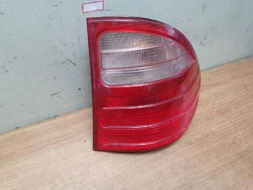 Luz trasera / calavera combinada para Mercedes Benz 1997 (lado derecho/del pasajero) OEM 2108204864