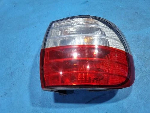 Right outer rear tail light assembly compatible with Hyundai H-1 2002, genuine OEM replacement part 92402 4A500