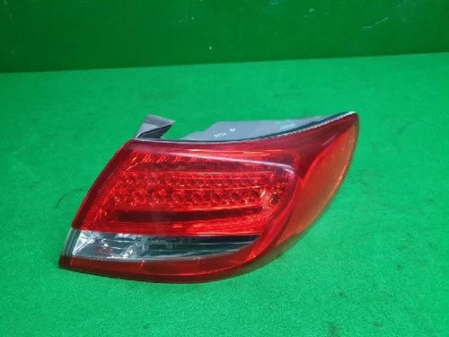 Right rear combination tail light assembly OEM 92402 3L500 compatible with Hyundai Azera 2011