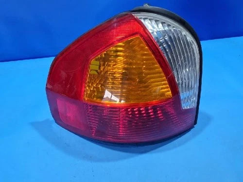 Left rear combination tail light assembly compatible with Hyundai Santa Fe 2004, OEM 92401 26000