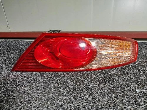 Right rear combination tail light assembly compatible with Kia Amanti 2005, genuine OEM replacement part 92402 3F270