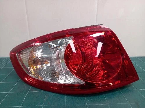 Left rear tail light assembly (combination) OEM 92401 2B000 compatible with Hyundai Santa Fe 2009