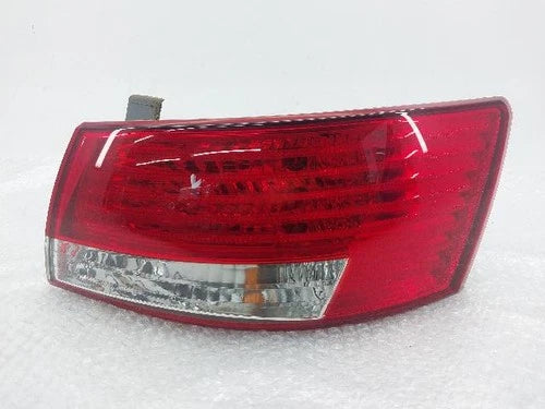 Right outer rear tail light assembly compatible with Hyundai NF 2008, genuine OEM replacement part 92402-3K500