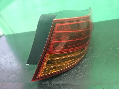 Right rear combination tail light assembly compatible with Kia K5 2013, genuine OEM replacement part 92402 2T000