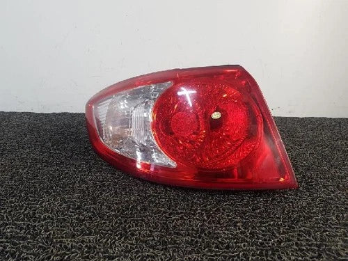 Rear combination tail light assembly (left) compatible with Hyundai Santa Fe 2007, OEM 92401 2B000