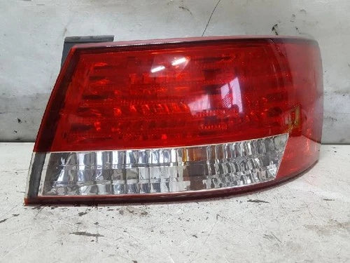 Right outer rear tail light assembly compatible with Hyundai NF 2010, OEM 92402 3K500