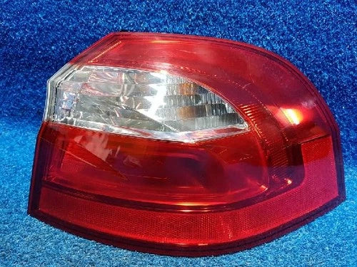 Right rear tail light (rear lamp / tail light) compatible with Kia Rio / All Used Pride OEM 924021W2