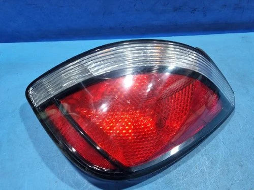 Refacción OEM Usada - Conjunto de luces traseras / calaveras combinadas para Kia Rio 2006, OEM 92402 1G200