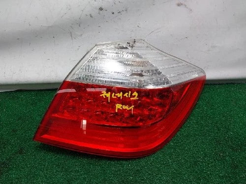 Right rear tail light compatible with Hyundai Genesis Coupe 2009, genuine OEM replacement part 92402-3M0