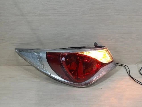 Left outer rear tail light assembly compatible with Hyundai YF 2014, genuine OEM replacement part 924014R000