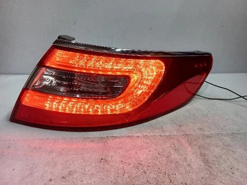 Rear Used OEM Tail Light - Hyundai XG300/XG350 2012 assembly Tail Light right, outer, RH OEM 924043V000