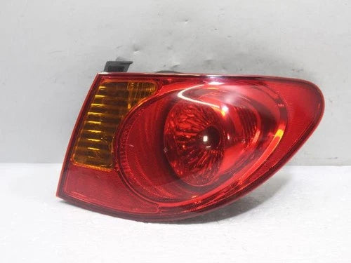 Right rear combination tail light assembly OEM 92402 2H000 compatible with Hyundai Elantra 2007