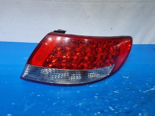 Rear combination tail light (right) compatible with Hyundai Azera 2007, genuine OEM replacement part 92402 3L001