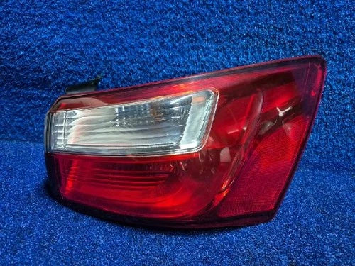 Used OEM Part - light assembly/tail lights rear outer combination compatible with Kia Rio 2013, genuine OEM replacement part 924021W0