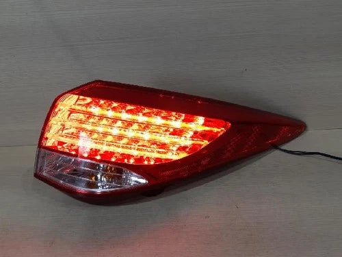 Right outer rear tail light assembly compatible with Hyundai i40 2012, genuine OEM replacement part 924023Z010