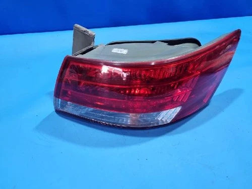Conjunto de faro/calavera trasero exterior derecho Hyundai 2006 OEM 92402 3K400