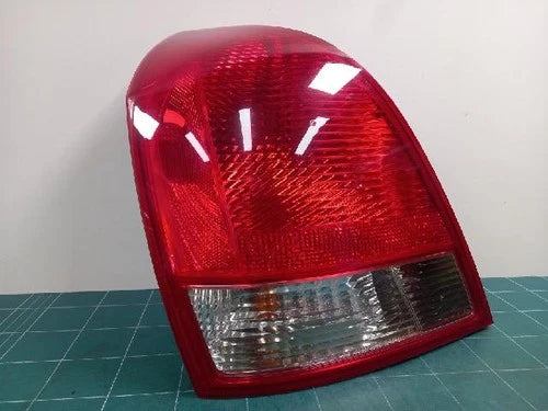 Left rear tail light assembly compatible with Hyundai Elantra 2001, genuine OEM replacement part 92401 2D000