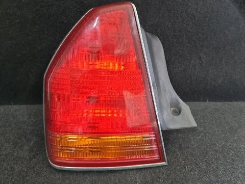 Left rear tail light assembly compatible with Hyundai Equus 2001, genuine OEM replacement part 92401 3B100