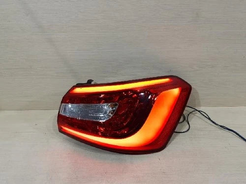 Right rear combination tail light assembly compatible with Kia Cadenza 2016, genuine OEM replacement part 92402E8000