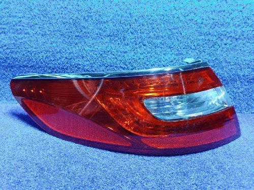 Left outer rear tail light assembly compatible with Hyundai Azera 2012, genuine OEM replacement part 92403 3V000