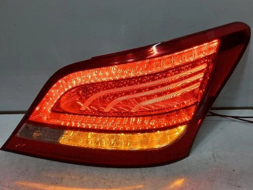 Right rear tail light assembly compatible with Hyundai Equus 2010, genuine OEM replacement part 924023N000