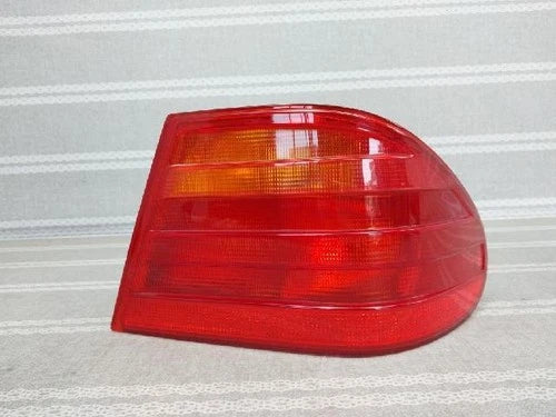 Rear combination tail light Mercedes Benz (right side/passenger side) OEM A210 820 02 64