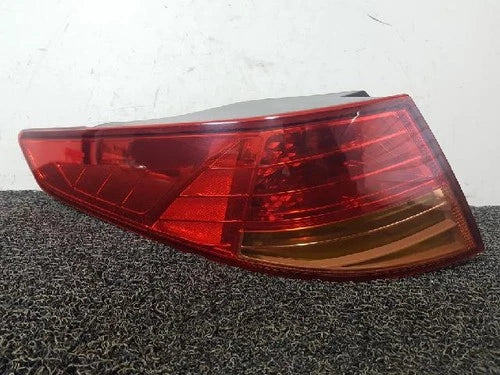 Left rear tail light assembly compatible with Kia K5 2011, genuine OEM replacement part 92401 2T000