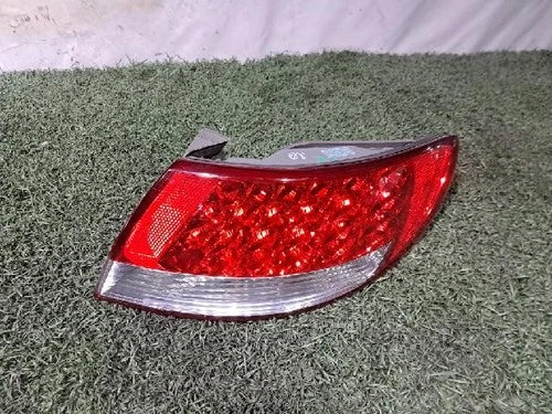 Right rear combination tail light assembly OEM 92402 3L001 compatible with Hyundai Azera 2007