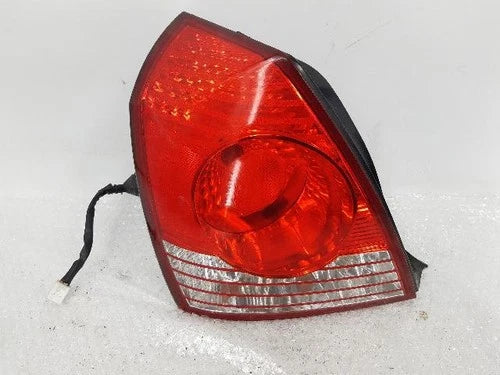 Left rear tail light assembly compatible with Hyundai Elantra 2004, LH OEM 92401, 2D500