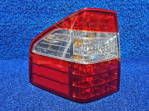 Left rear tail light assembly compatible with Kia Borrego 2008, genuine OEM replacement part 92401 2J101
