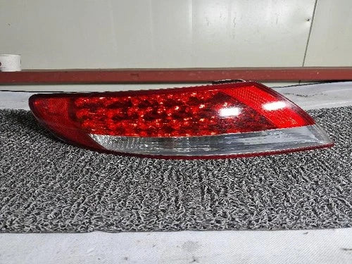 Left rear combination tail light assembly compatible with Hyundai Azera 2006, genuine OEM replacement part 924013L0