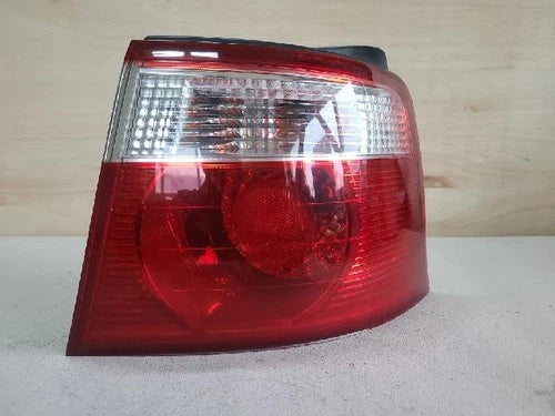Right outer rear tail light assembly compatible with Kia Carens 2004, genuine OEM replacement part 0K2FB 51150A