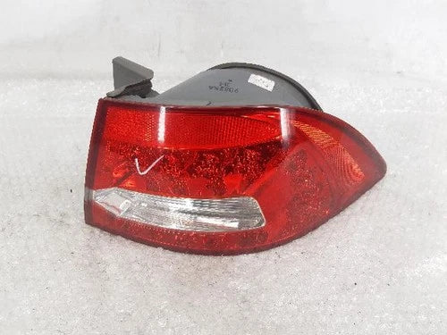 Right rear combination tail light assembly OEM 92402 2G500 compatible with Kia LPI LX20 2010