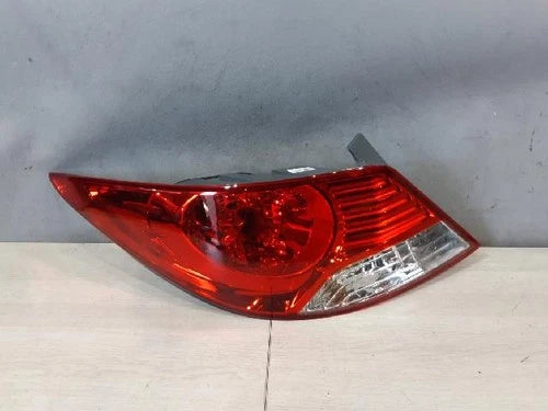 Left rear combination tail light compatible with Hyundai Accent 2014 (left) OEM 924011R000